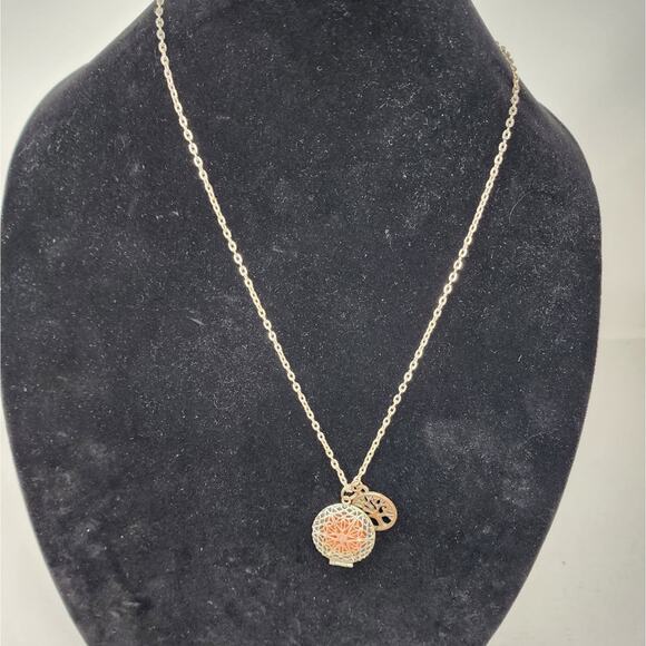 Vintage Tree of Life Charm Aromatherapy Essential Oil Locket Chain 26 Inches - Picture 2 of 4